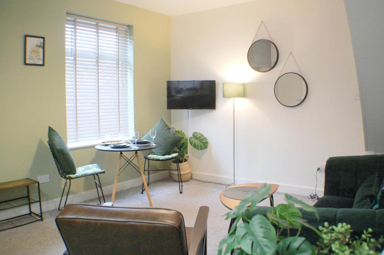Townhouse With Private Parking Villa Йорк Екстериор снимка