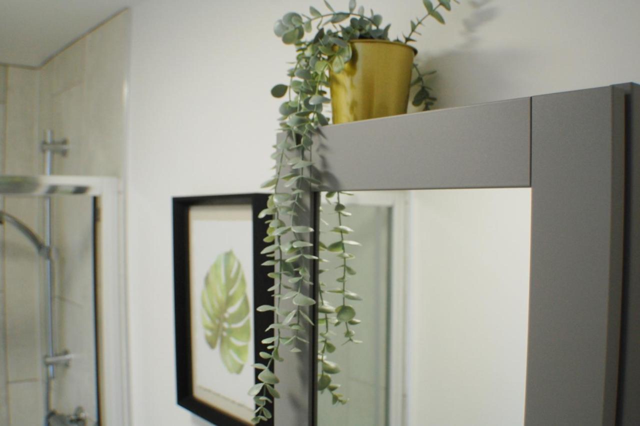 Townhouse With Private Parking Villa Йорк Екстериор снимка